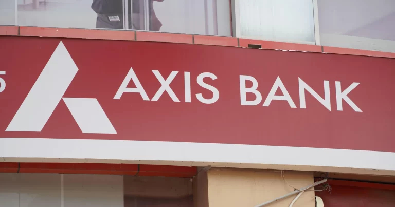 AXIS Bank Head Office Address, Customer Care Number, Working Hours, Email & Mobile App